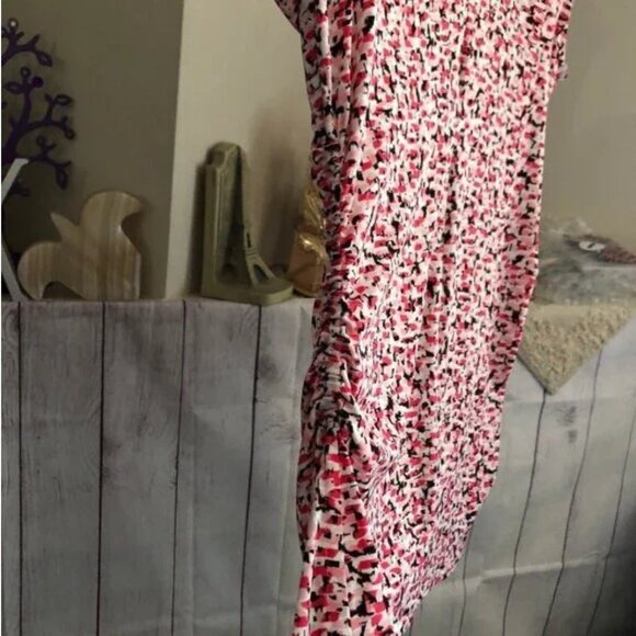 Vince Camuto Abstract Design Pink, White & Black Top - Picture 4 of 9